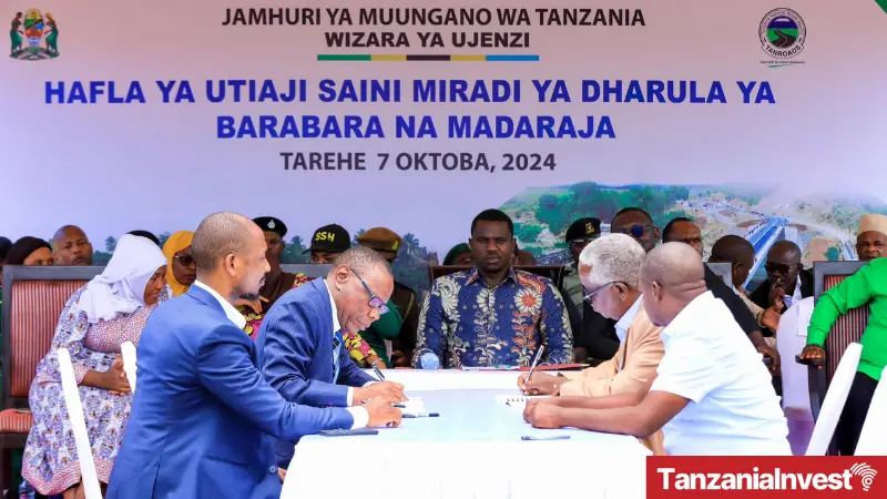 The signing of five contracts for the construction of 13 bridges in Lindi