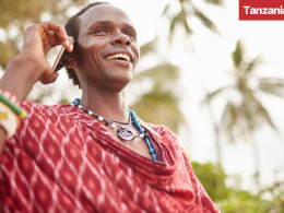 Tanzania Smartphone Masai
