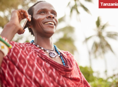 Tanzania Smartphone Masai